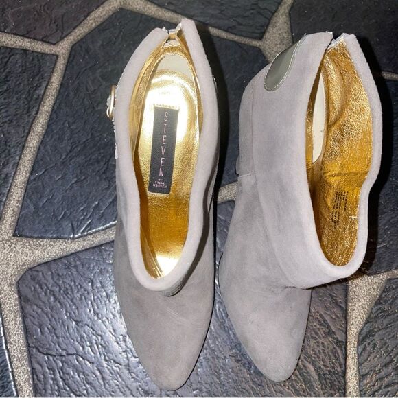 Steven by Steve Madden Ellusion Gray Suede Leather Pointed Toe Heeled Bootie 8.5 - Picture 8 of 9